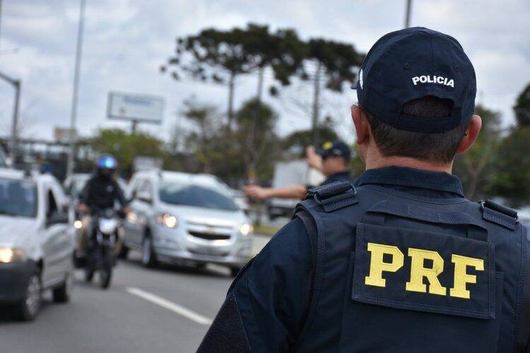 PRF registra seis mortes e 101 motoristas bêbados durante o feriado no Paraná