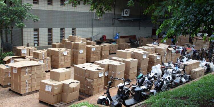Leilão de mercadorias da Receita Federal arrecada mais de R$ 3,8 milhões