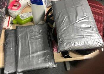 Peruana é presa pela Polícia Federal no Aeroporto de Foz com cloridrato de cocaína