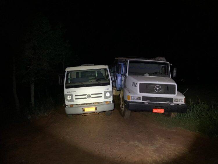 Carro se choca contra comboio da PF que deslocava caminhões apreendidos em porto clandestino