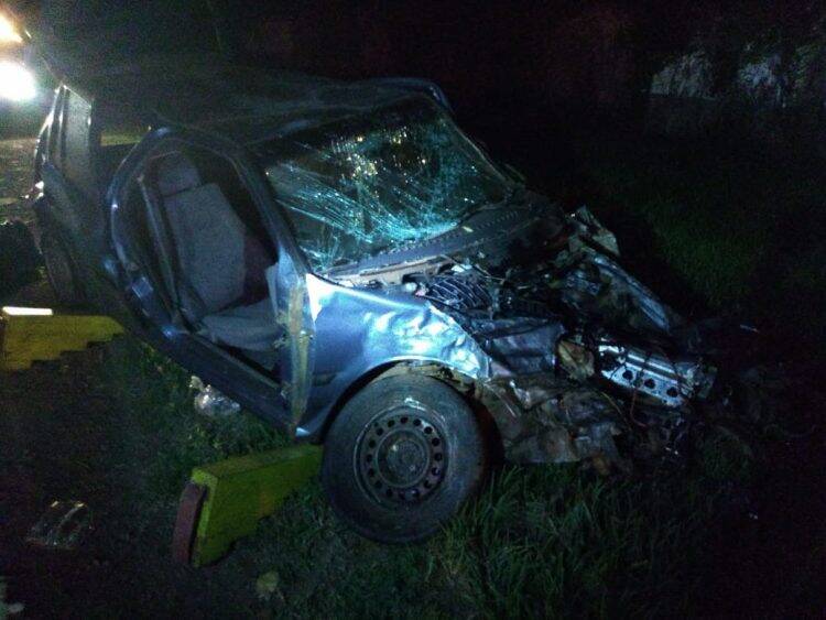 Carro se choca contra comboio da PF que deslocava caminhões apreendidos em porto clandestino