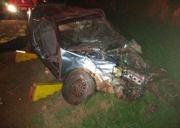 Carro se choca contra comboio da PF que deslocava caminhões apreendidos em porto clandestino