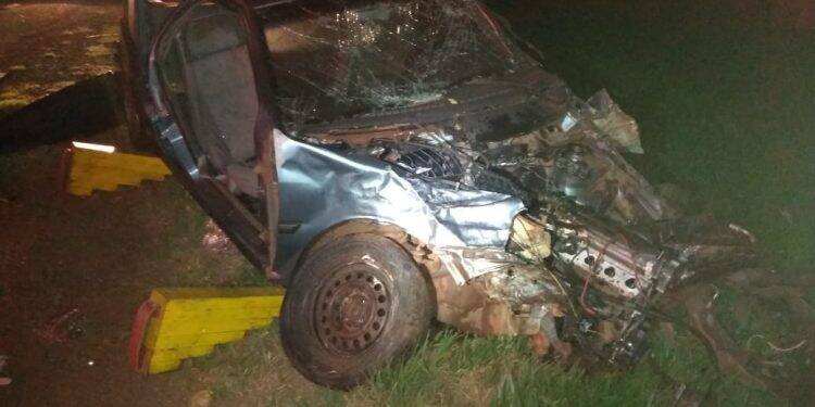 Carro se choca contra comboio da PF que deslocava caminhões apreendidos em porto clandestino