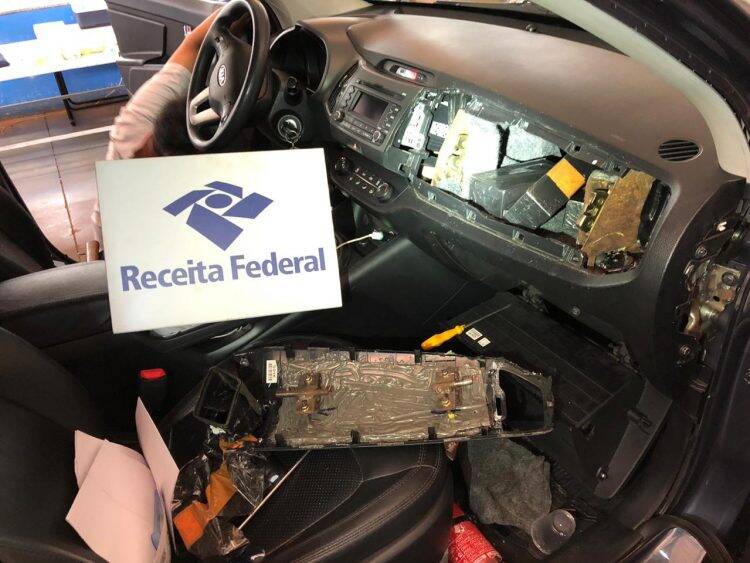 Meio milhão de reais são retidos em fundo falso na região da Vila Portes