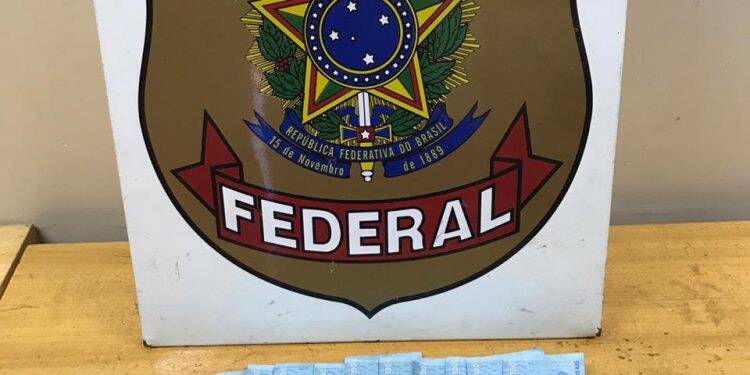 Polícia Federal prende mulher com dinheiro falso em Foz do Iguaçu