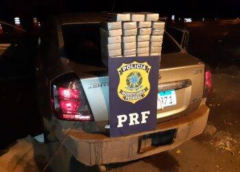 PRF prende casal com 32 quilos de cocaína em fundo falso no Paraná