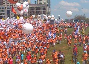 Servidor que for a eventos sindicais terá de compensar horas