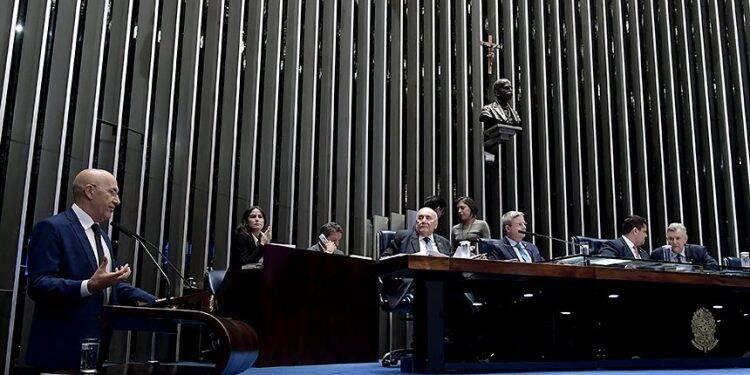 Programa Médicos pelo Brasil é aprovado e pode reincorporar profissionais cubanos