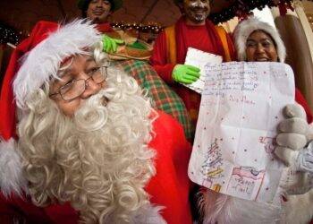 Cartinhas da campanha Papai Noel dos Correios esperam por padrinhos no Paraná
