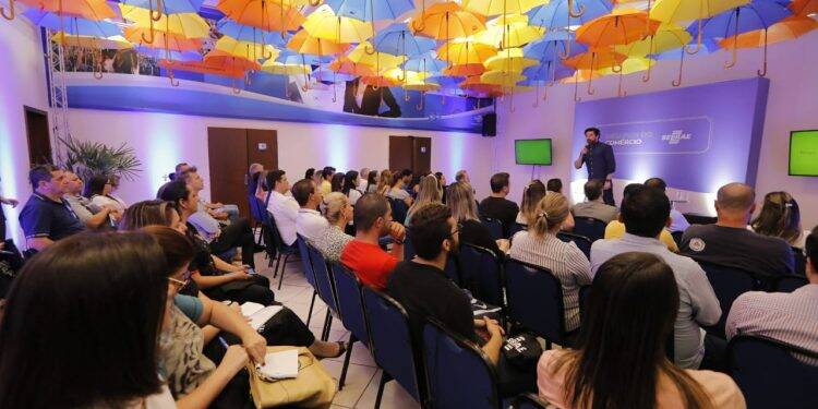 Empresários de Foz do Iguaçu analisam perspectivas do comércio varejista para os próximos anos
