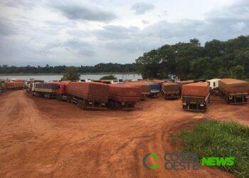 Caminhoneiros ficam sem alimentação e água em manifestação no Paraguai