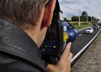 Juiz determina que radares móveis voltem às rodovias federais no Brasil