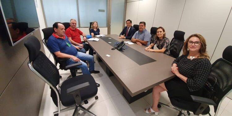 Estado e Frimesa recrutam 5 mil vagas para frigorífico em Assis Chateaubriand