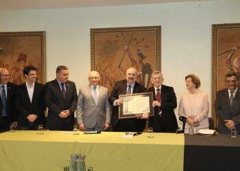 Euclides Scalco recebe título de Cidadão Honorário do Paraná