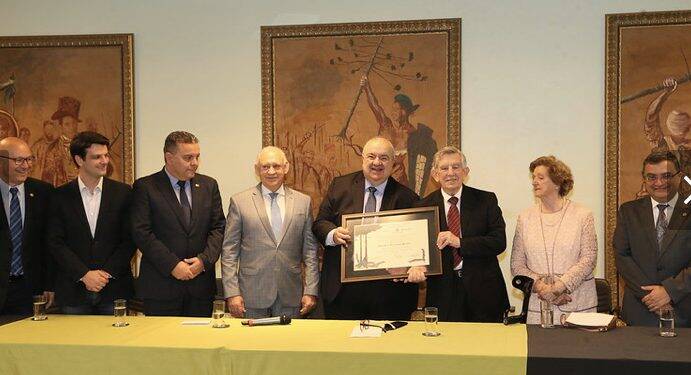 Euclides Scalco recebe título de Cidadão Honorário do Paraná