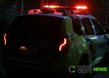 Mulher arranca pedaço de língua de homem que tentou beijá-la