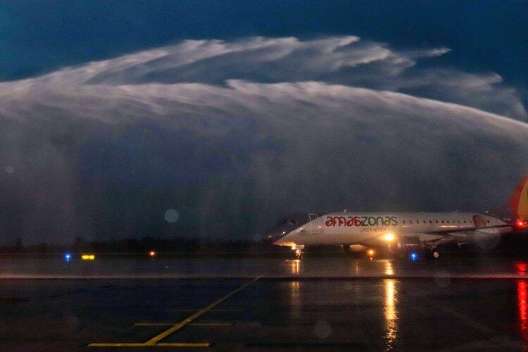 Foz recebe primeiro voo direto de Santa Cruz de la Sierra, pela Amaszonas