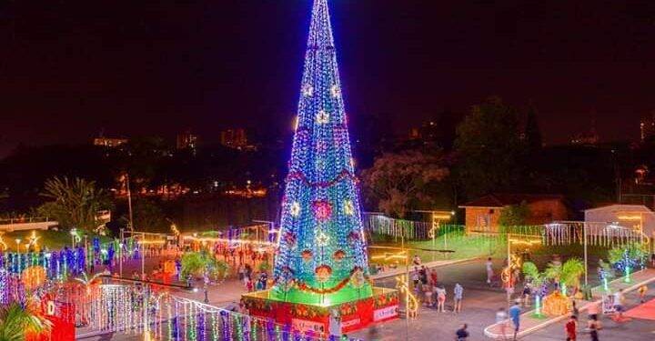 Cidade do Leste se “veste” para o Natal ressaltando a cultura paraguaia