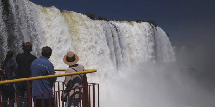 Turismo no Paraná tem o melhor desempenho do ano em outubro