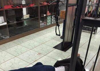 Brasileiro é morto e irmão fica ferido em assalto a casa de armas no Paraguai