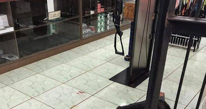 Brasileiro é morto e irmão fica ferido em assalto a casa de armas no Paraguai