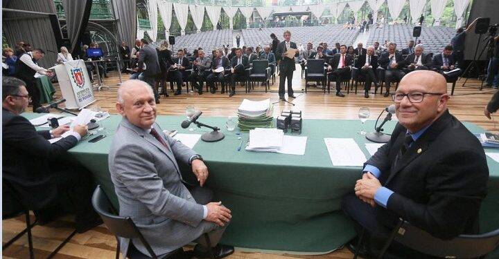 Reforma da Previdência estadual: na Ópera de Arame, deputados aprovam mudanças nas aposentadorias