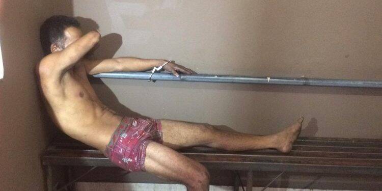 Após 27 horas, homem armado em motel se entrega à polícia