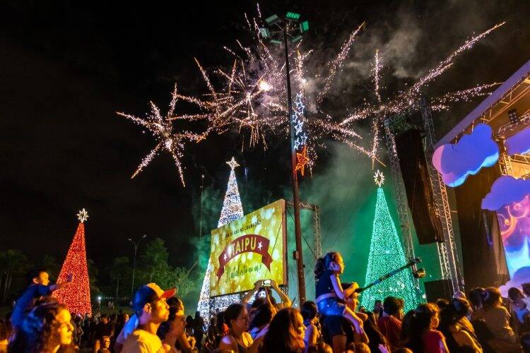 O Natal está no ar: sonho e magia iluminaram a noite de sábado (14) no Gramadão