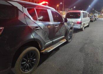 Van estacionada em frente a Praça da Bíblia guardava mais de meia tonelada de maconha