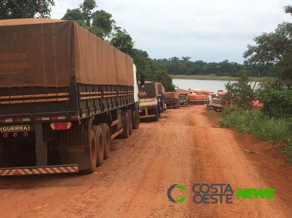 Caminhoneiros ficam sem alimentação e água em manifestação no Paraguai