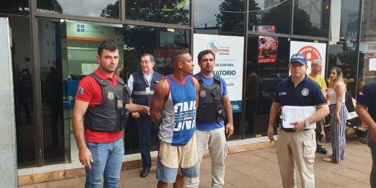 Acusado de espancar mulher grávida em São Paulo, é encontrado no Paraguai e extraditado