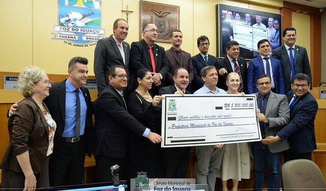 Câmara devolve para a prefeitura R$ 5,2 milhões economizados neste ano