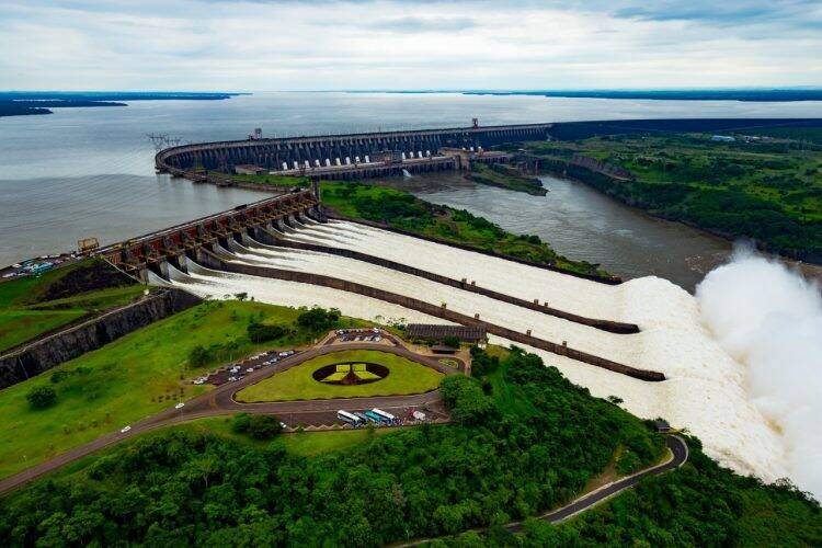 Show das águas com cara nova: Mirante do Vertedouro da Itaipu ganha revitalização completa