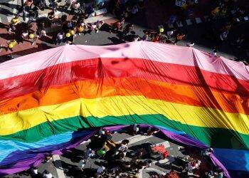 Conselho reduz de 21 para 18 anos idade mínima para mudança de sexo