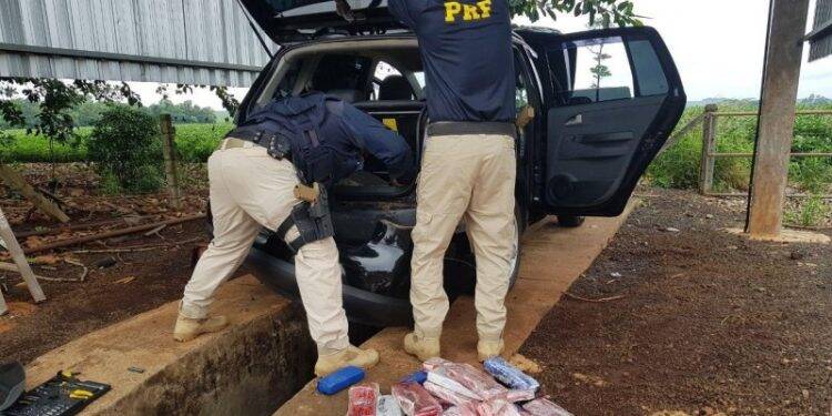 PRF prende traficante gaúcho acompanhado da esposa grávida e do filho de 4 anos