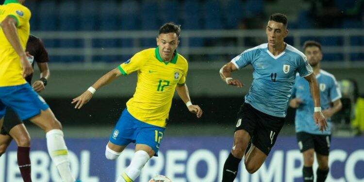Iguaçuense Pepê marca golaço na vitória da Seleção Pré Olímpica