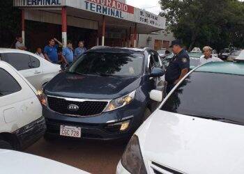 Taxistas paraguaios inciam “cruzada” contra aplicativos Uber e MUV