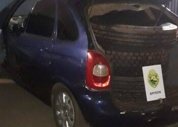 Carro é detido com pneus contrabandeados do Paraguai