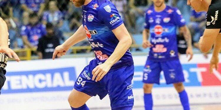 Daniel Feitosa, Pierre, Sacon, Jaison e Trentin renovam contrato com o Foz Cataratas