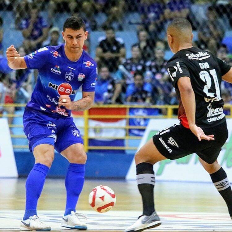 Daniel Feitosa, Pierre, Sacon, Jaison e Trentin renovam contrato com o Foz Cataratas