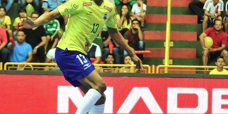 Pivô Daniel Alves é contratado pelo Foz Cataratas Futsal