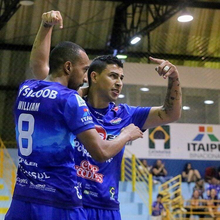 Daniel Feitosa, Pierre, Sacon, Jaison e Trentin renovam contrato com o Foz Cataratas