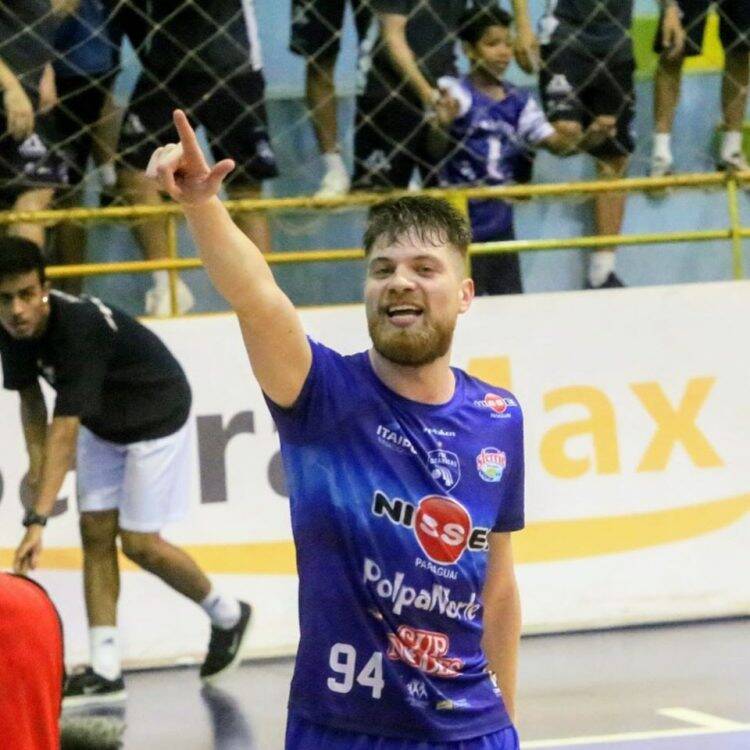 Daniel Feitosa, Pierre, Sacon, Jaison e Trentin renovam contrato com o Foz Cataratas
