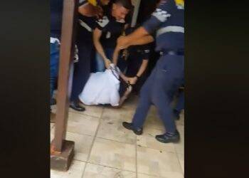 Presidente do legislativo de Cidade do Leste briga com policiais de trânsito