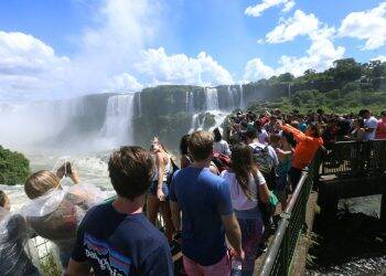 Mais de 2 milhões e 20 mil pessoas visitaram o Parque Nacional do Iguaçu em 2019