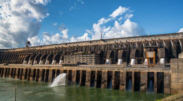 Produção de Itaipu em 2019 daria para abastecer o mundo todo por um dia e seis horas