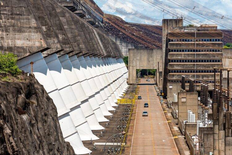 Produção de Itaipu em 2019 daria para abastecer o mundo todo por um dia e seis horas