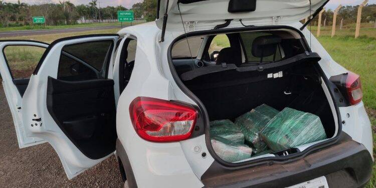 Homem é preso com mais de 90kg de maconha na BR 277, em STI
