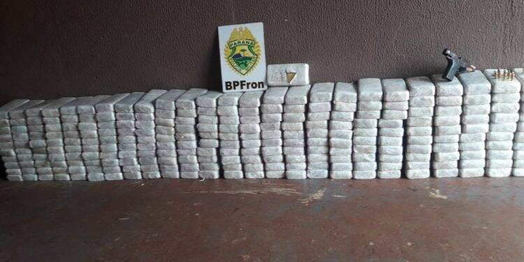BPFRON apreende grande quantidade de crack e cocaína em Foz