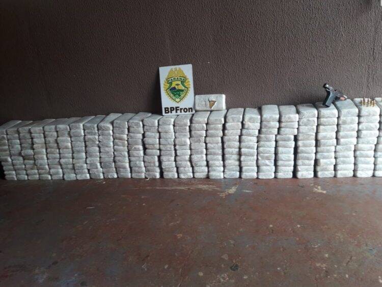 BPFRON apreende grande quantidade de crack e cocaína em Foz